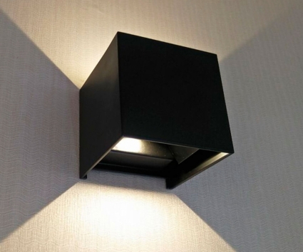 Уличный настенный светодиодный светильник Kink Light Куб 08585,19(3000K), цвет черный, мощность 6 Вт