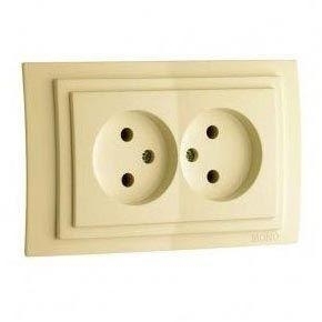Розетка 2К двойная Mono Electric Larissa 16A 250V винтовое подключение крем 103-171705-121 в современном стиле, цвет кремовый