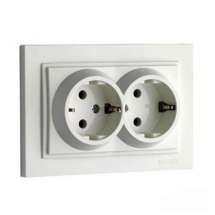 Розетка 2К+З двойная Mono Electric Despina 16A 250V винтовое подключение слоновая кость 102-010004-120 в современном стиле