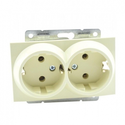 Розетка 2К+З двойная Mono Electric Despina/ Larissa 16A 250V винтовое подключение крем 500-001704-120 в современном стиле, цвет кремовый