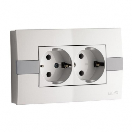Розетка 2К+З двойная Mono Electric Eсо 16A 250V винтовое подключение белый 101-010104-120 в современном стиле, цвет белый