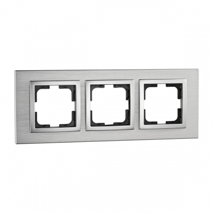 Рамка 3-постовая Mono Electric Style Aluminium серебро 107-800000-162 в современном стиле, цвет серебро