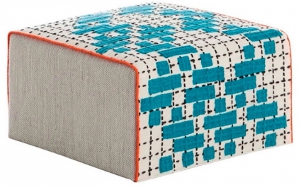 Маленький пуф Gan Bandas из натуральной шерсти 60x60x35 см,  стиль современный