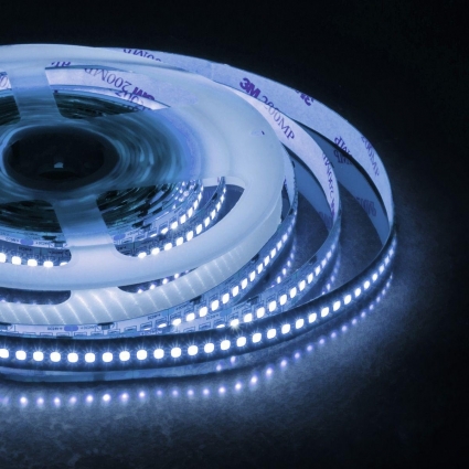 Светодиодная лента Apeyron 26W/m 240LED/m 2835SMD холодный белый 5M 00-302 цвет белый, мощность 130 Вт