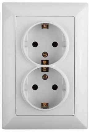 Розетка двойная ЭРА Intro Solo Schuko 2X2P+E 16A 250V белый 4-205-01 Б0043333 в современном стиле, цвет белый