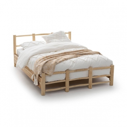 Кровать из массива тика La Redoute Ghada 140x190 бежевого цвета с изголовьем, без ящиков