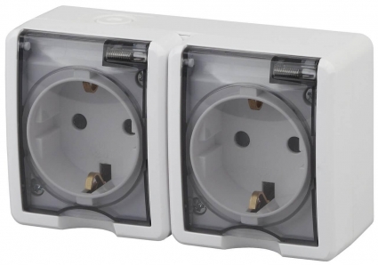 Розетка ЭРА Эксперт 2х2P+E IP54 со шторками 16A 250V 11-2404-01 Б0020718 в современном стиле, цвет белый