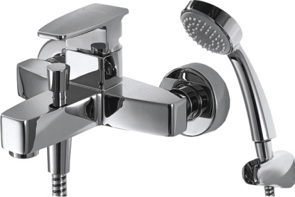 Смеситель Bravat Riffle F672106C-B для ванны с душем, с лейкой, однорычажный, хром