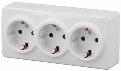 Розетка ЭРА Эксперт 3х2P E Schuko 16A 250V 11-2208-01 в современном стиле, цвет белый